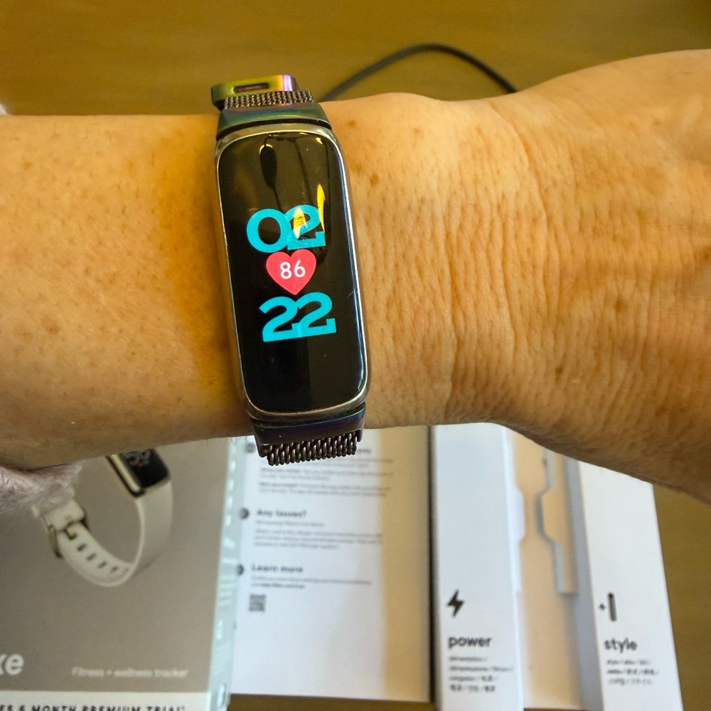 Preowned Fitbit Luxe Watch/fitness/wellness tracker